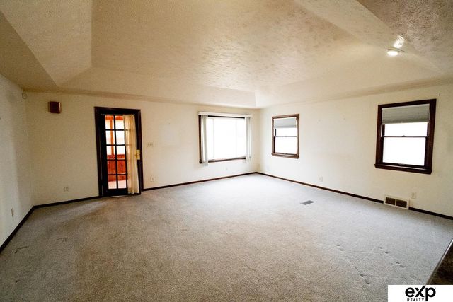 3216 N 80 Street, Omaha, NE 68134