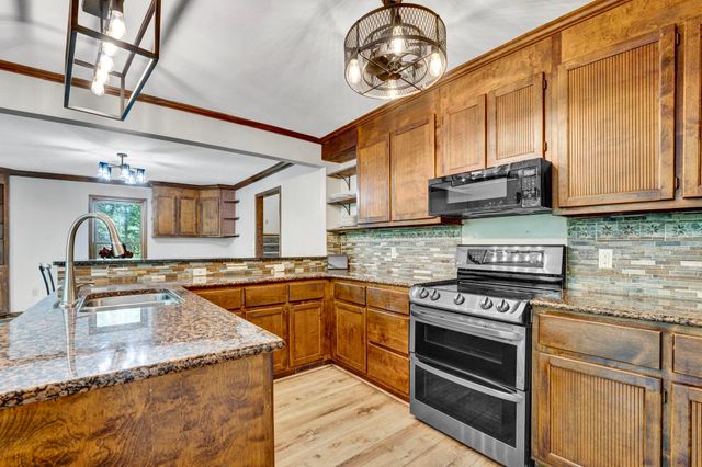 105 Summer Creek Court, Greer, SC 29650