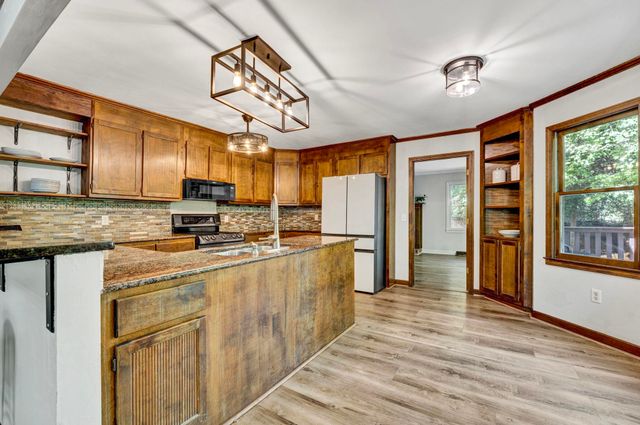 105 Summer Creek Court, Greer, SC 29650