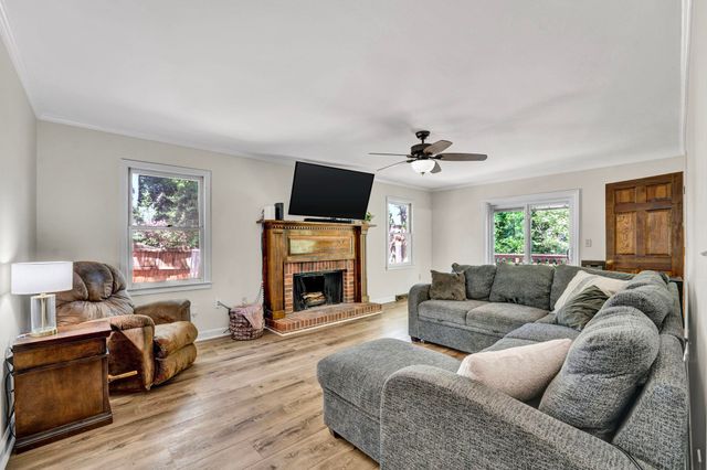 105 Summer Creek Court, Greer, SC 29650