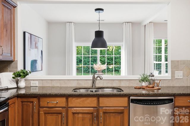 9247 Mcalwaine Preserve Avenue, Charlotte, NC 28277