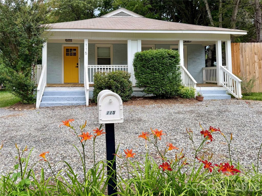 115 Powell Street, Swannanoa, NC 28778