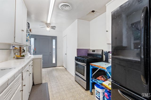 2615 Truxtun Avenue, Bakersfield, CA 93301