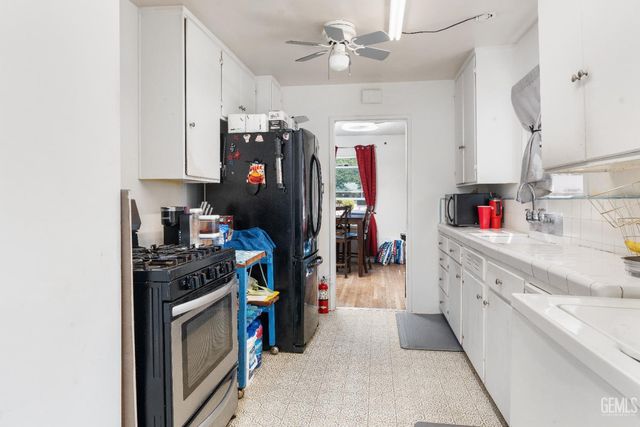 2615 Truxtun Avenue, Bakersfield, CA 93301