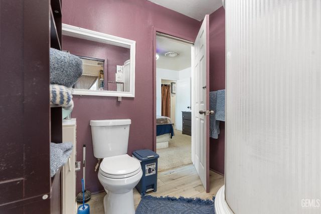 2615 Truxtun Avenue, Bakersfield, CA 93301