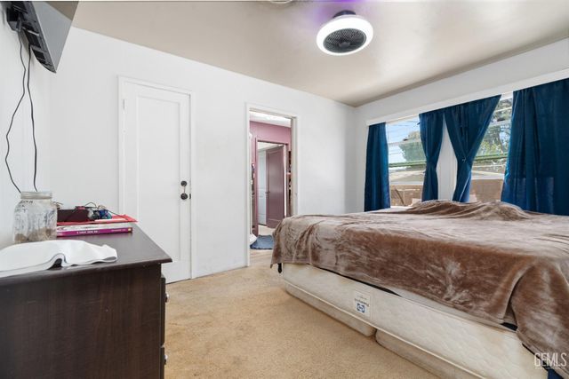 2615 Truxtun Avenue, Bakersfield, CA 93301