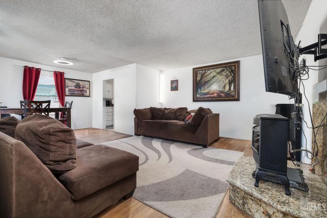 2615 Truxtun Avenue, Bakersfield, CA 93301