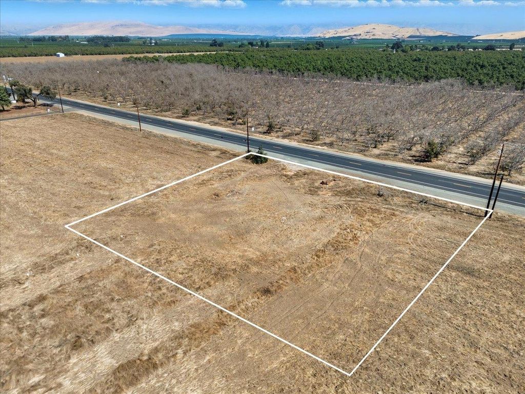 Image 1 of property listing at 0 Rd 160, Ivanhoe, CA 93235