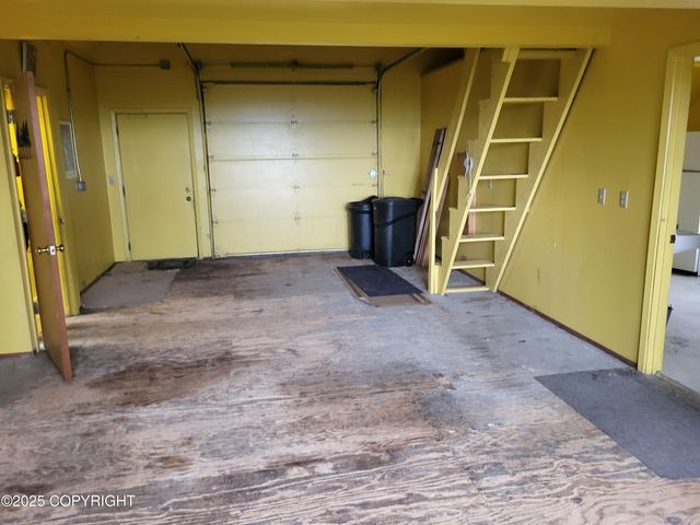 9921 Nearpoint Drive, Anchorage, AK 99507