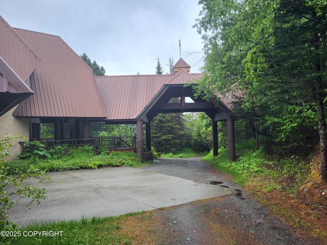 9921 Nearpoint Drive, Anchorage, AK 99507