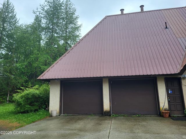 9921 Nearpoint Drive, Anchorage, AK 99507