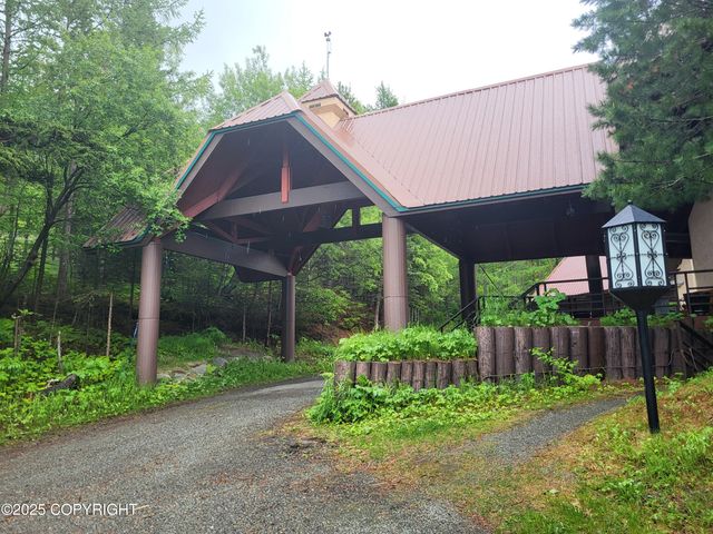 9921 Nearpoint Drive, Anchorage, AK 99507