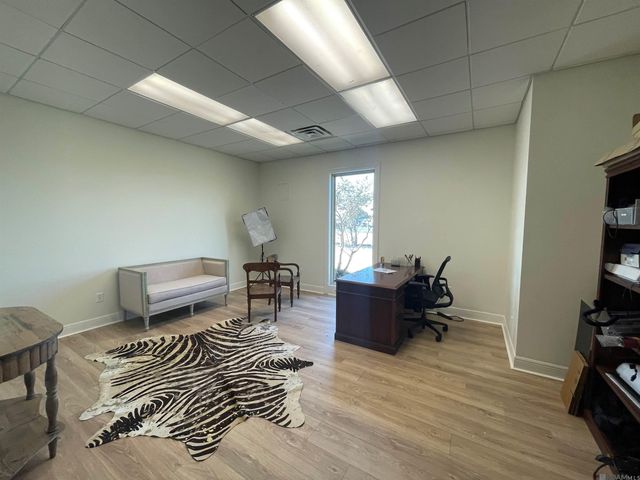 660 Lobdell, Baton Rouge, LA 70806