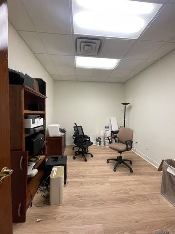 660 Lobdell, Baton Rouge, LA 70806