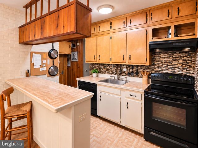 10426 TULLYMORE DR, Hyattsville, MD 20783