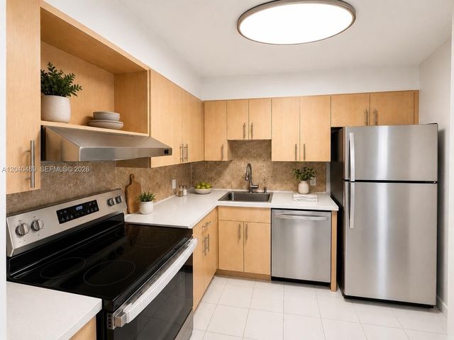 20500 W Country Club Drive 109, Aventura, FL 33180