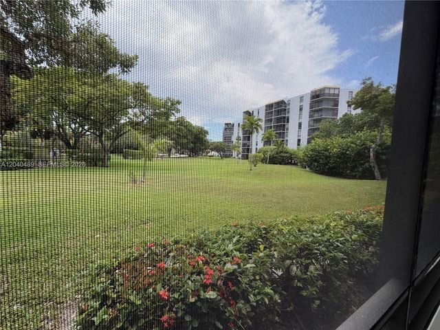 20500 W Country Club Drive 109, Aventura, FL 33180