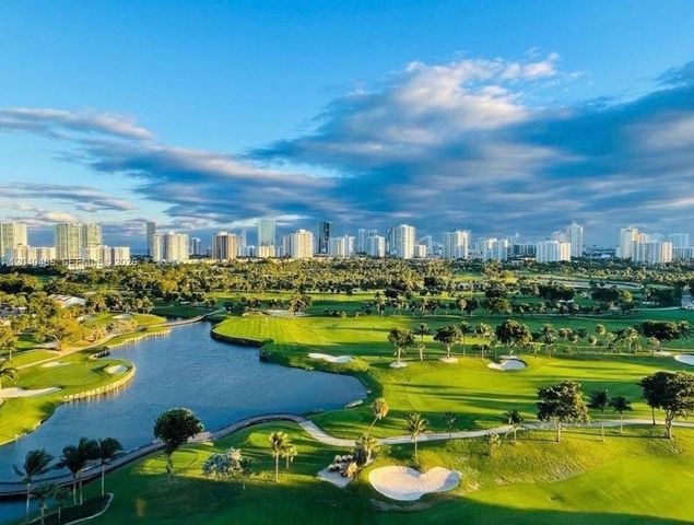 20500 W Country Club Drive 109, Aventura, FL 33180