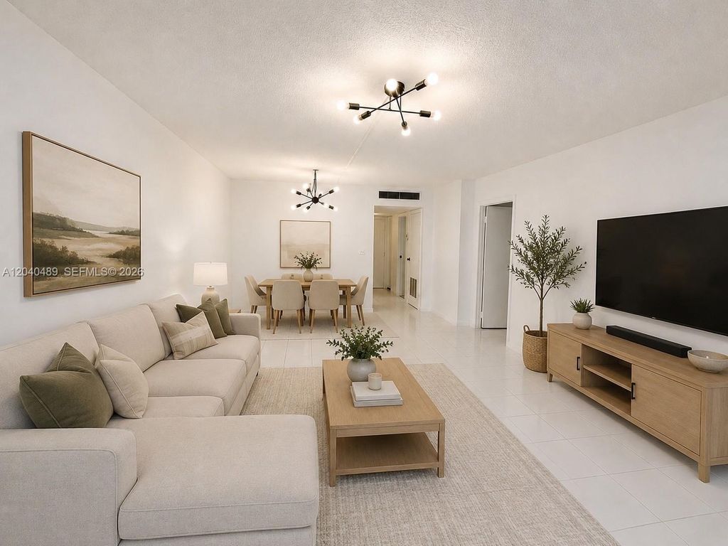 20500 W Country Club Drive 109, Aventura, FL 33180