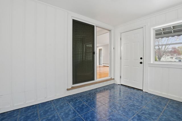 14 Lexington Street, Franklin, MA 02038