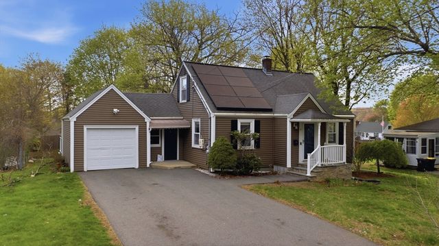 14 Lexington Street, Franklin, MA 02038