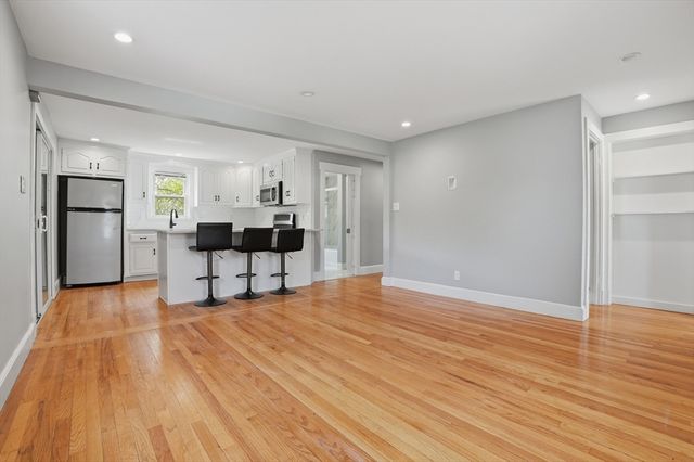 14 Lexington Street, Franklin, MA 02038