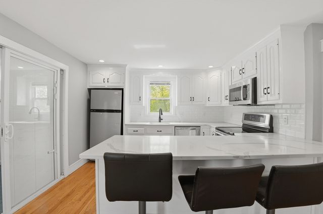 14 Lexington Street, Franklin, MA 02038