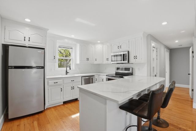 14 Lexington Street, Franklin, MA 02038