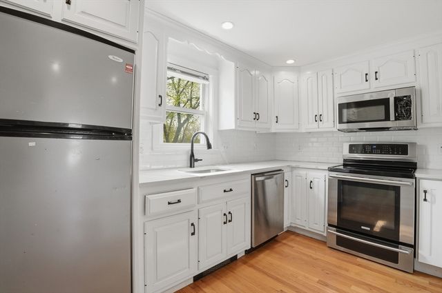 14 Lexington Street, Franklin, MA 02038