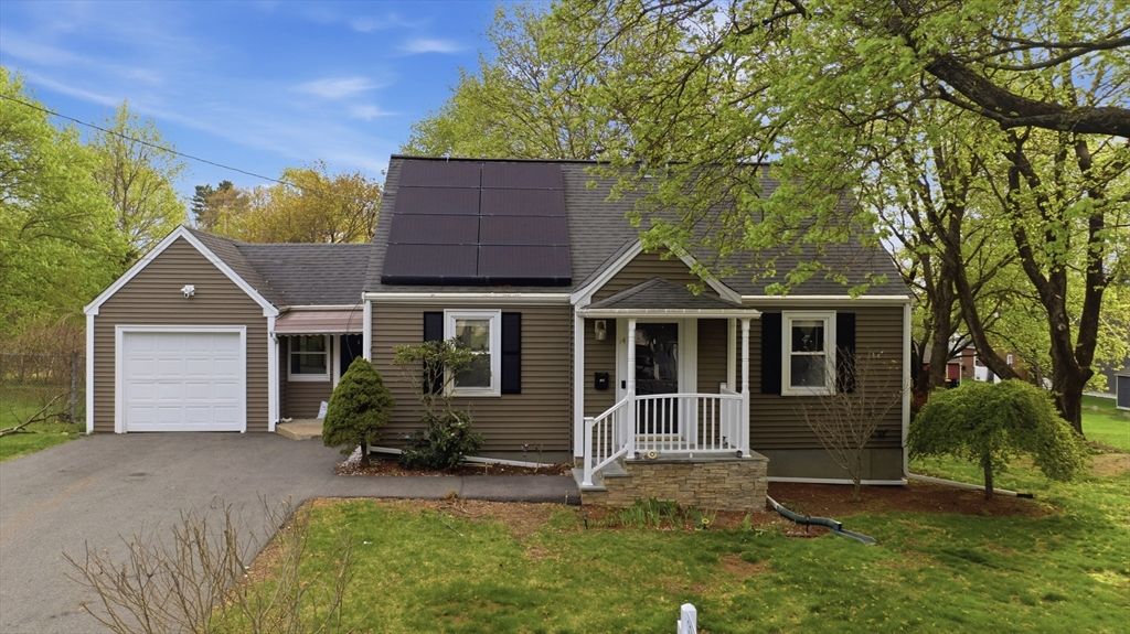 14 Lexington Street, Franklin, MA 02038