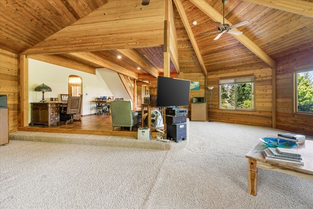 4896 Highway 66, Ashland, OR 97520