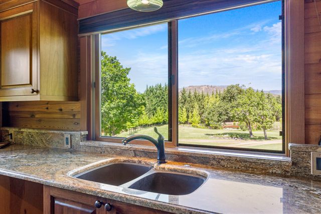 4896 Highway 66, Ashland, OR 97520