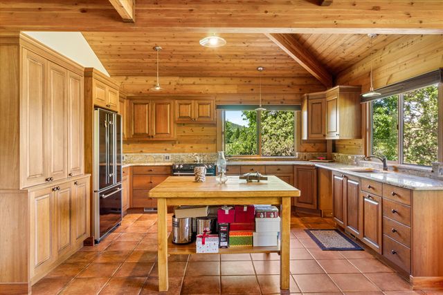 4896 Highway 66, Ashland, OR 97520