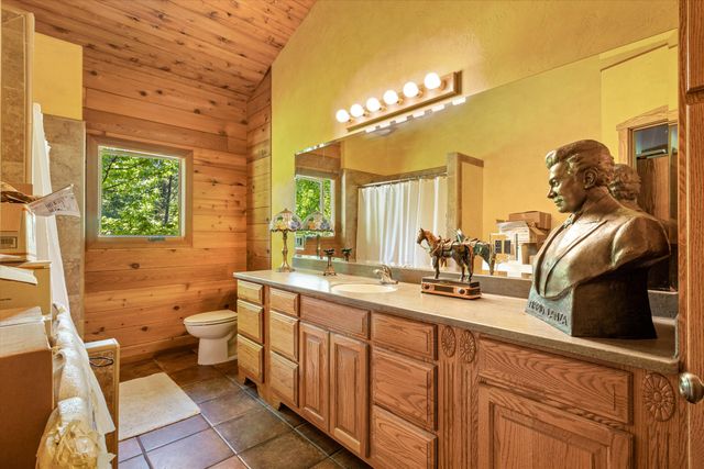 4896 Highway 66, Ashland, OR 97520