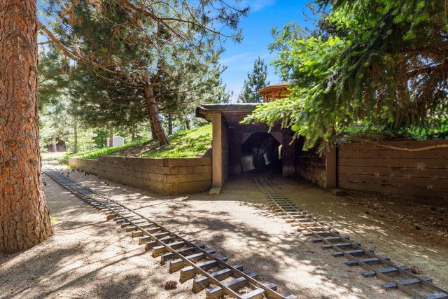 4896 Highway 66, Ashland, OR 97520