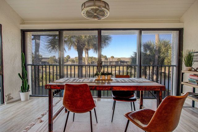 25 Village Del Lago Cir, St Augustine, FL 32080