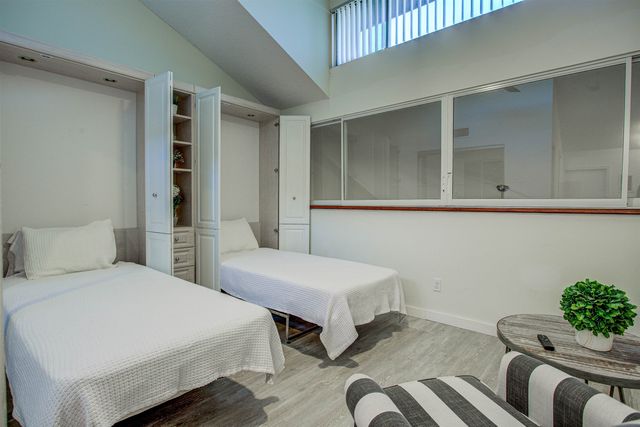 25 Village Del Lago Cir, St Augustine, FL 32080