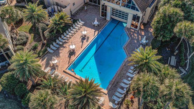 25 Village Del Lago Cir, St Augustine, FL 32080