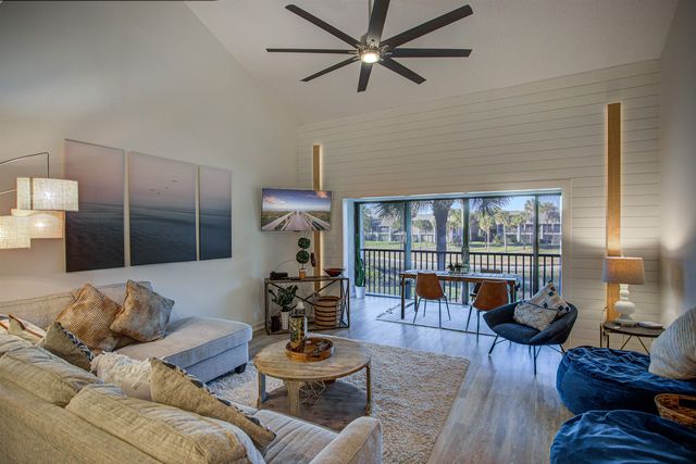 25 Village Del Lago Cir, St Augustine, FL 32080