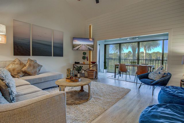 25 Village Del Lago Cir, St Augustine, FL 32080