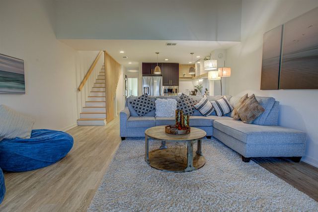 25 Village Del Lago Cir, St Augustine, FL 32080