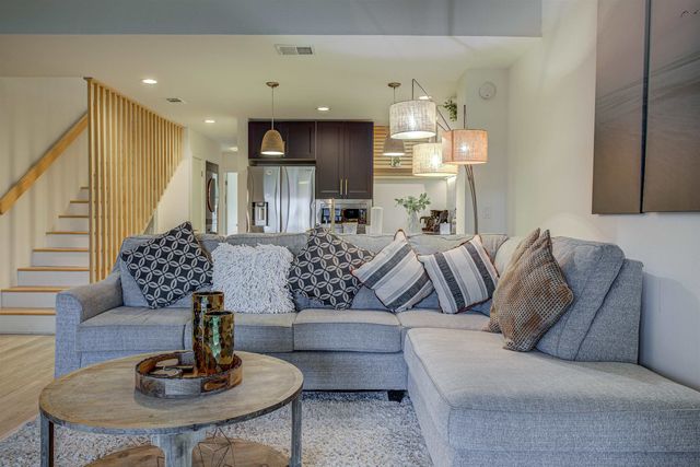 25 Village Del Lago Cir, St Augustine, FL 32080