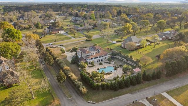 200 Asphodel Drive, Dothan, AL 36303