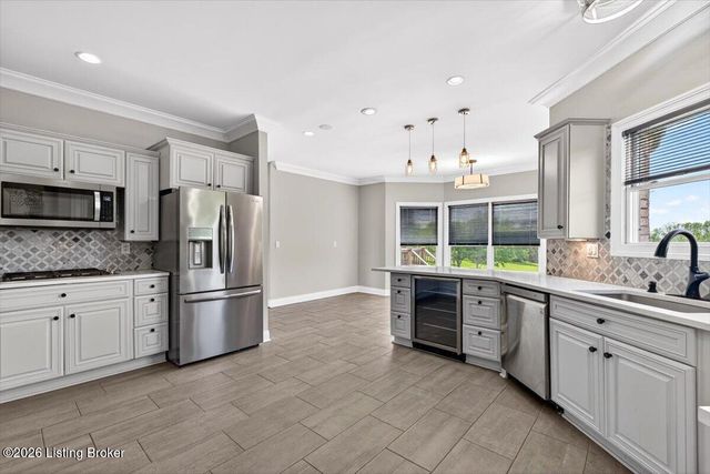 451 Todd Dr, Simpsonville, KY 40067
