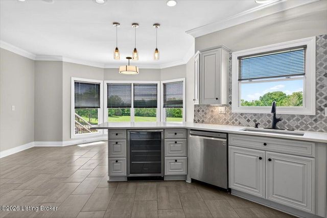 451 Todd Dr, Simpsonville, KY 40067