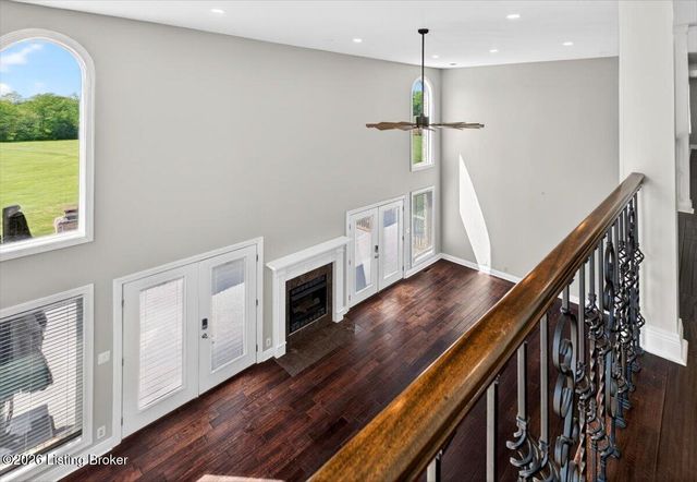 451 Todd Dr, Simpsonville, KY 40067
