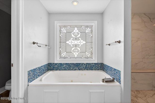 451 Todd Dr, Simpsonville, KY 40067