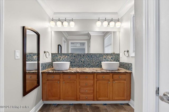 451 Todd Dr, Simpsonville, KY 40067