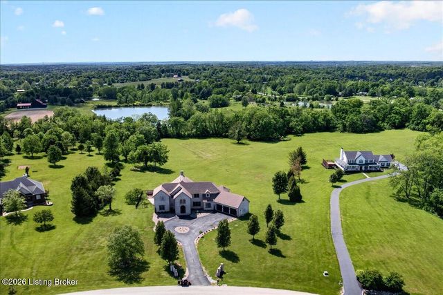 451 Todd Dr, Simpsonville, KY 40067