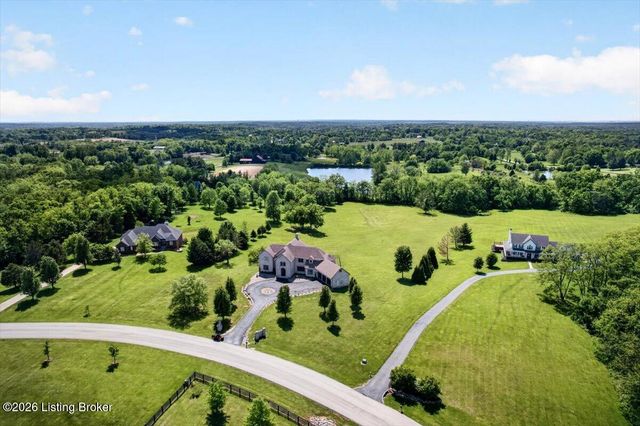451 Todd Dr, Simpsonville, KY 40067